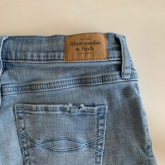 A&F Low Rise Jean Shorts - Picture 4 of 8
